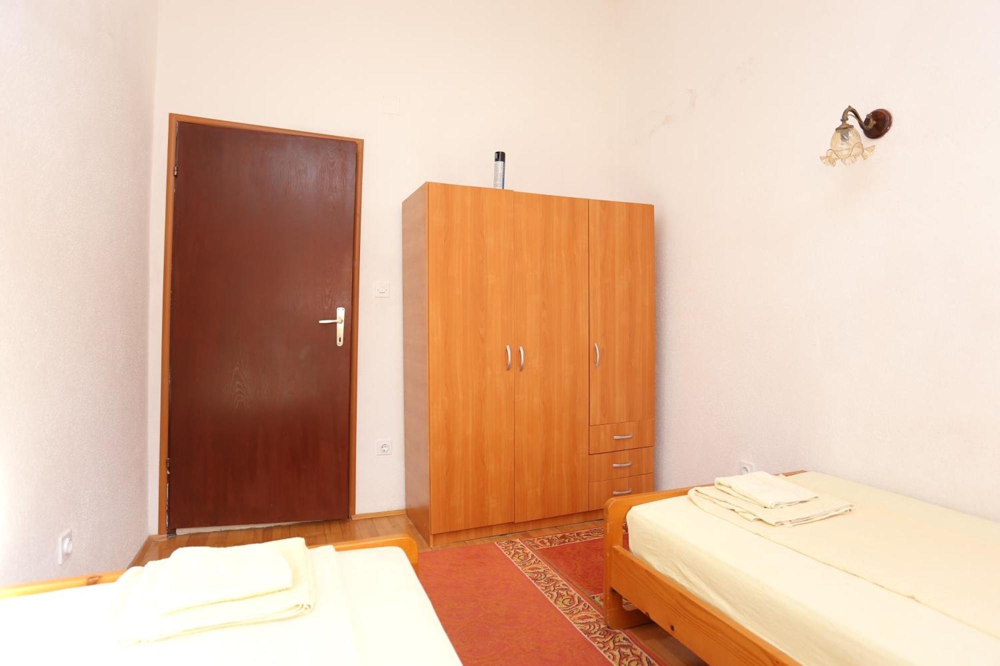 Apartments By The Sea Slatine, Ciovo - 16345 الغرفة الصورة
