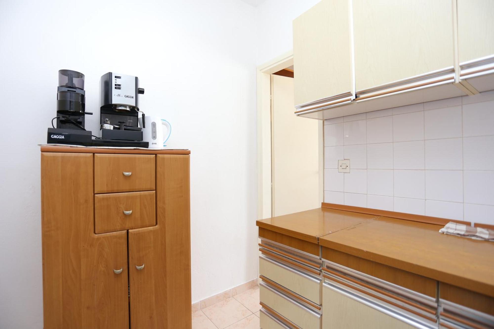 Apartments By The Sea Slatine, Ciovo - 16345 الغرفة الصورة
